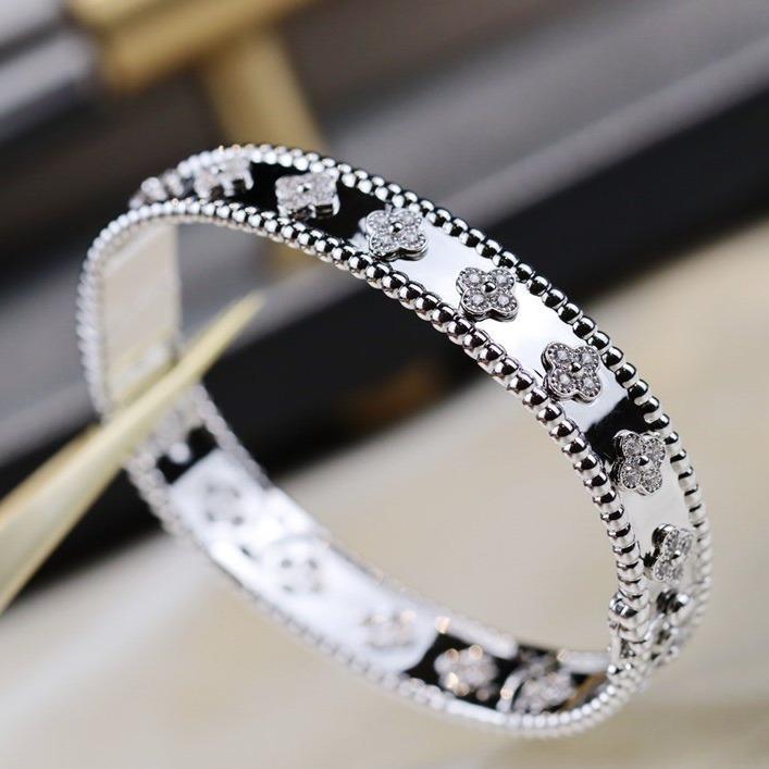 Van Cleef & Arpels CLOVER BRACELET 8MM DIAMONDS