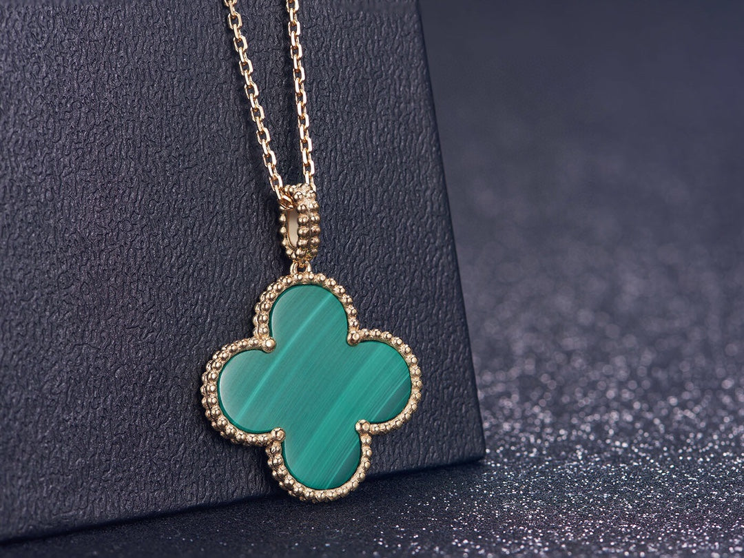 Van Cleef & Arpels CLOVER GOLD NECKLACE