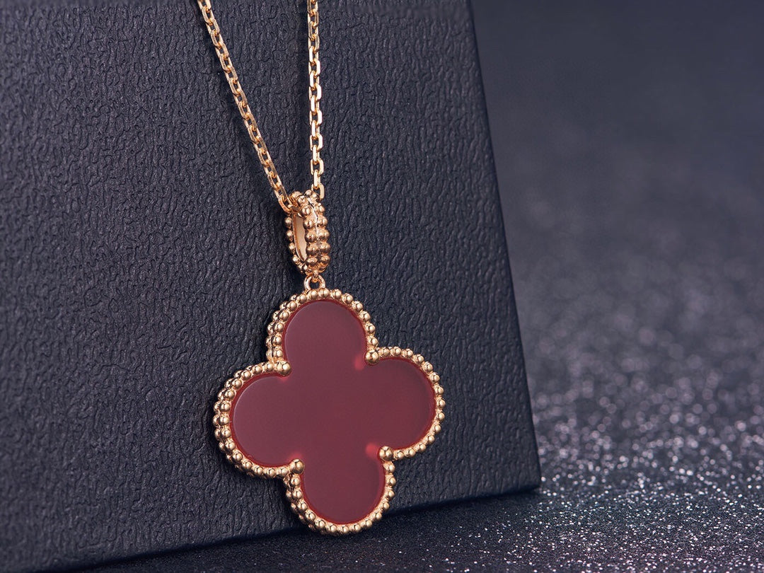 Van Cleef & Arpels CLOVER GOLD NECKLACE
