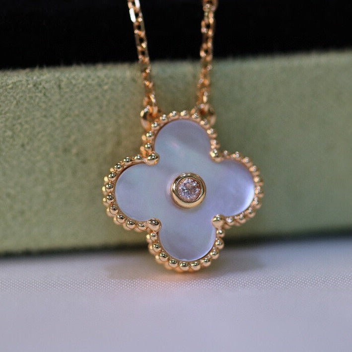 Van Cleef & Arpels CLOVER NECKLACE GOLD DIAMOND