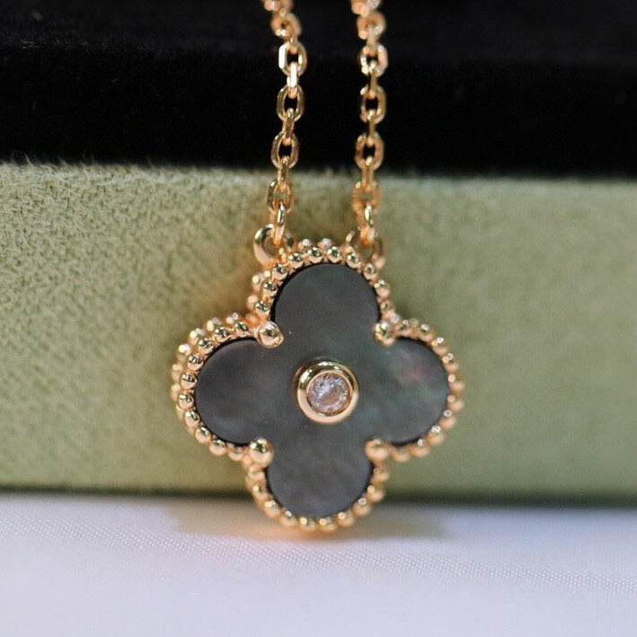 Van Cleef & Arpels CLOVER NECKLACE GOLD DIAMOND