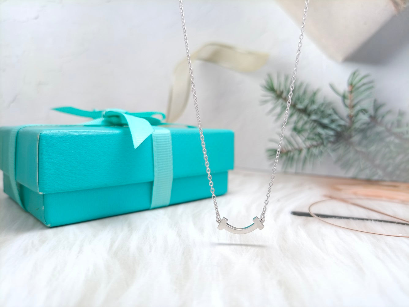 TIFFANY MINI SMILE PEDANT NECKLACE