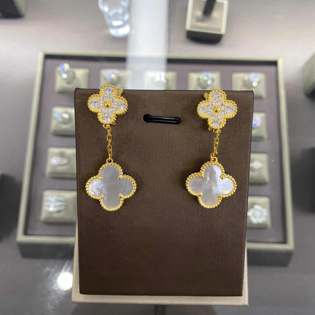 Van Cleef & Arpels CLOVER 2 MOTIFS DIAMOND GOLD EARRINGS