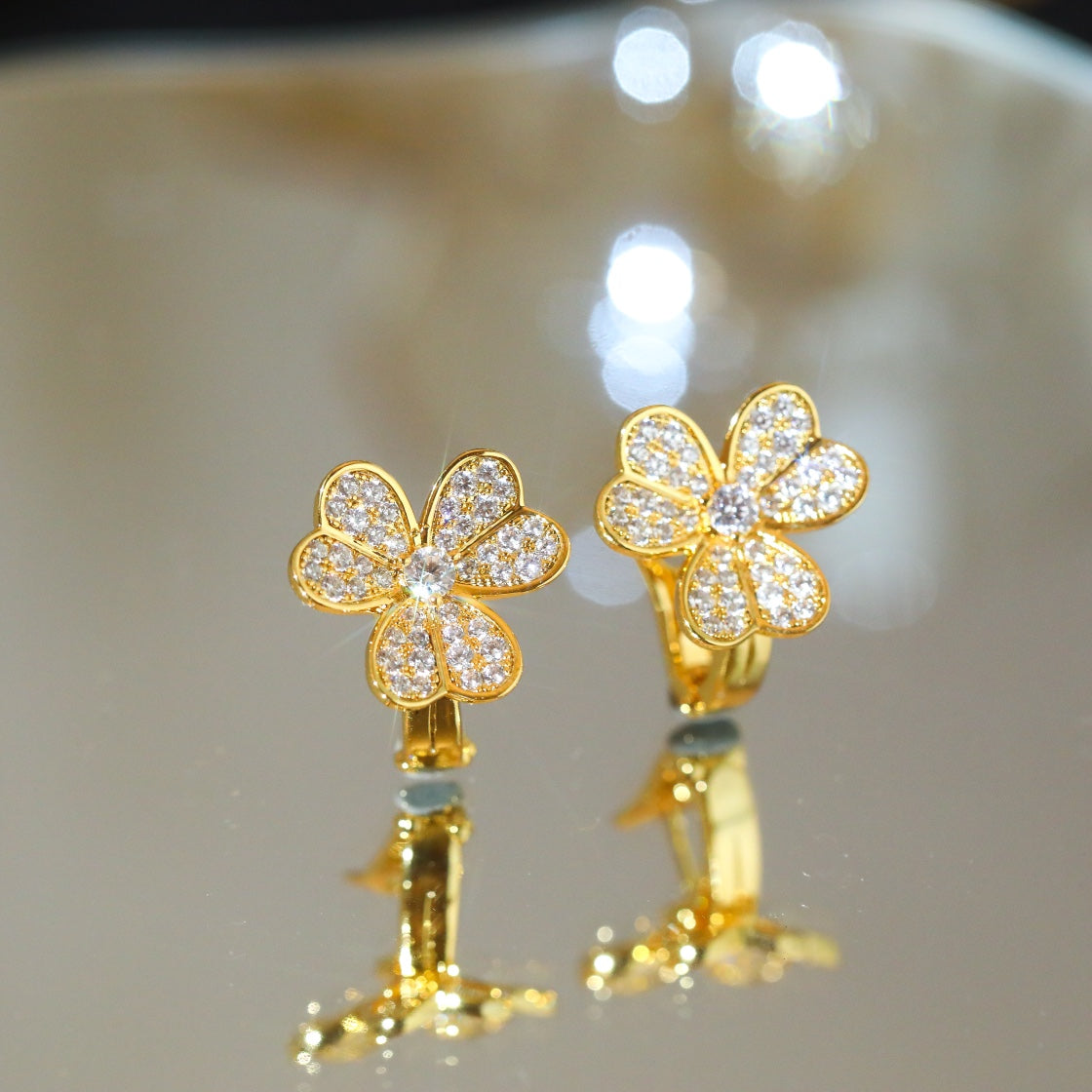 Van Cleef & Arpels FRIVOLE FLOWER DIAMOND EARRINGS