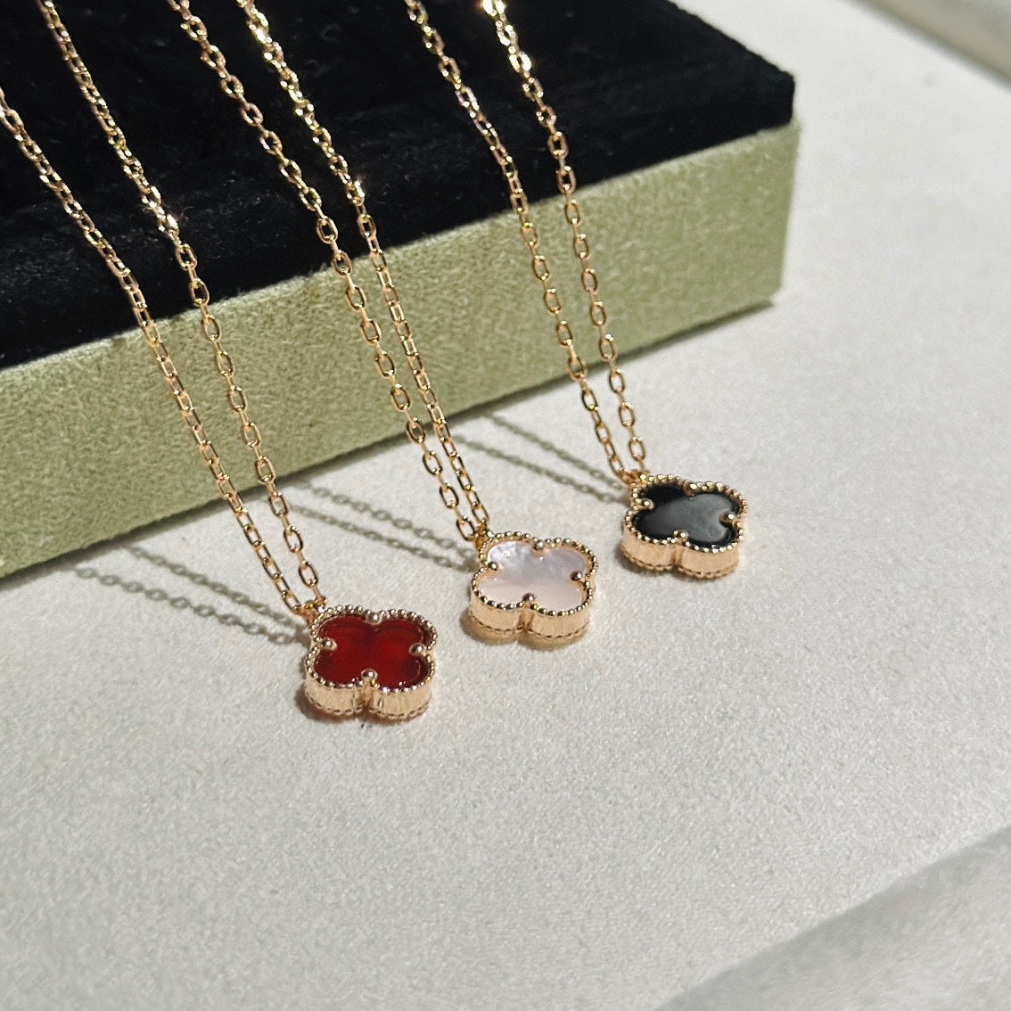Van Cleef & Arpels CLOVER MINI PINK GOLD NECKLACE