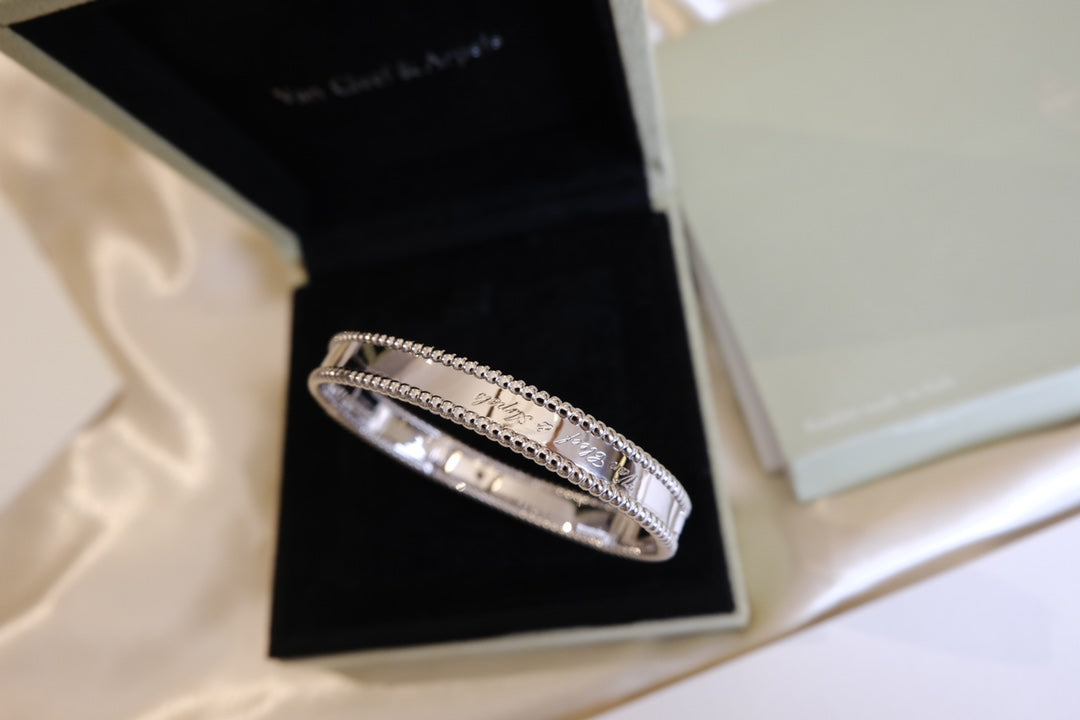 Van Cleef & Arpels PERLEE SIGNATURE BRACELET