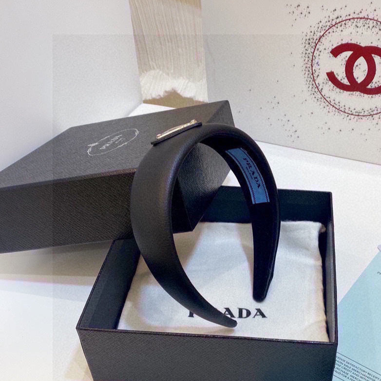 PRADA THICK HEADBAND IN BLACK CALFSKIN 730963