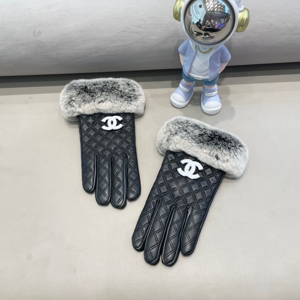 CHANEL GLOVES IN BLACK LAMBSKIN WITH RABBIT FUR 463793
