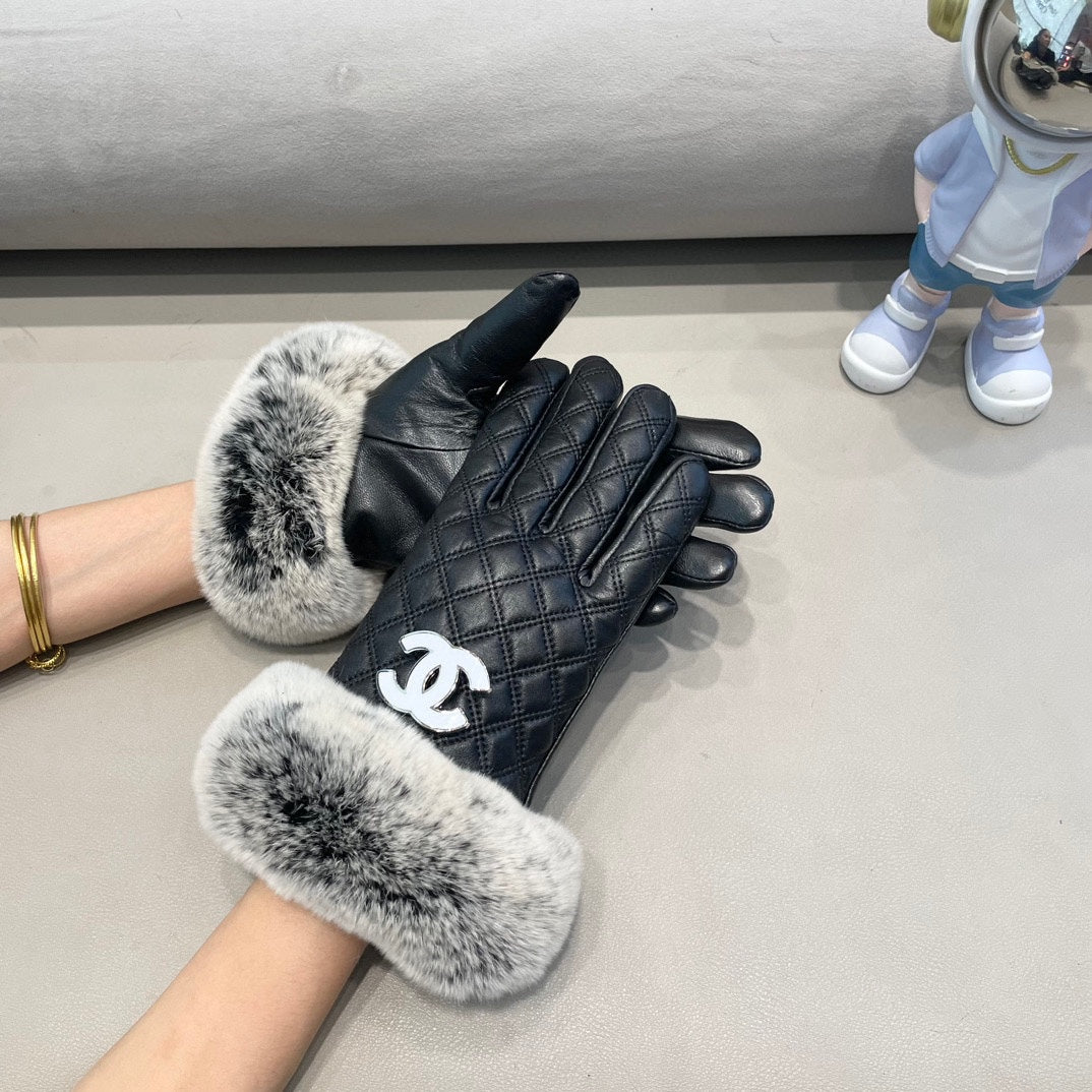CHANEL GLOVES IN BLACK LAMBSKIN WITH RABBIT FUR 463793