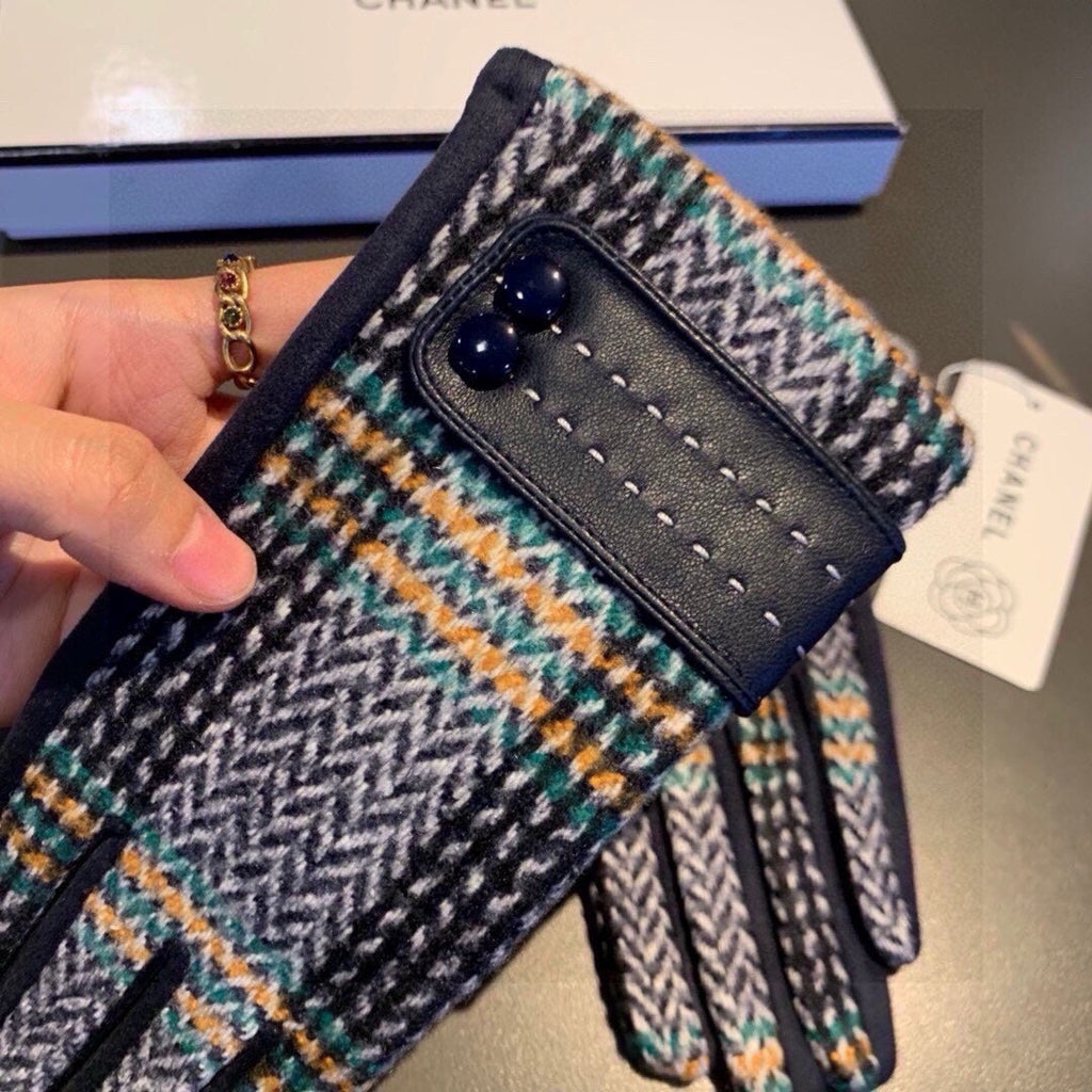CHANEL GLOVES IN COLORFUL WOOL 429243