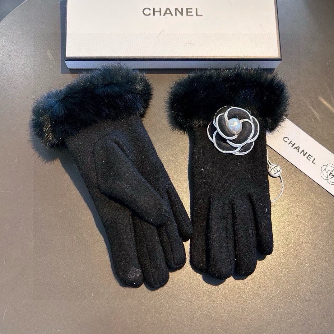 CHANEL GLOVES IN BLACK WOOL WITH RABBIT FUR 439141