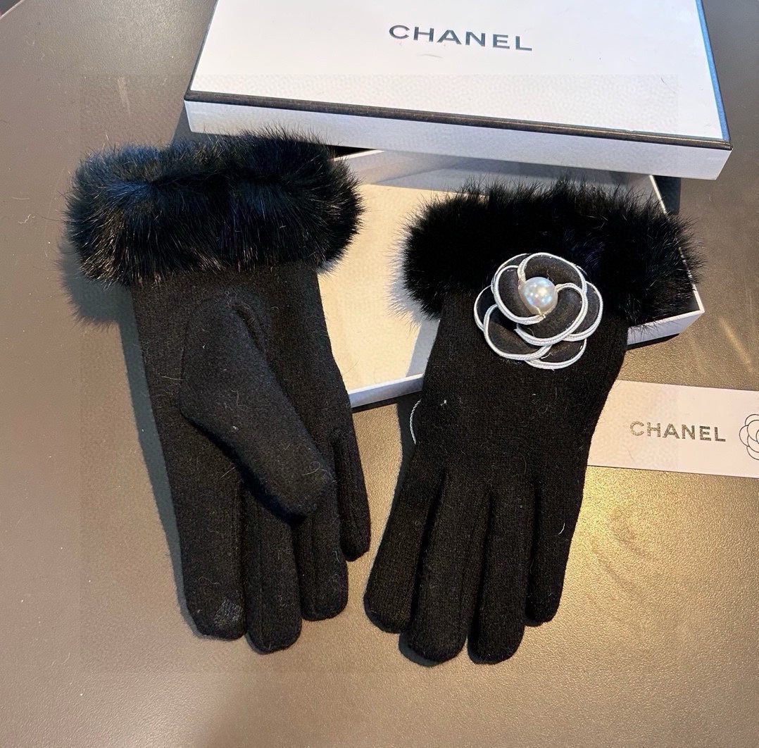 CHANEL GLOVES IN BLACK WOOL WITH RABBIT FUR 439141