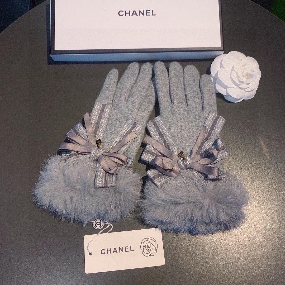 CHANEL GLOVES IN DOLPHIN GRAY WOOL AND RABBIT FUR 441838