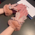 CHANEL GLOVES IN BLUSH PINK WOOL AND RABBIT FUR 441839