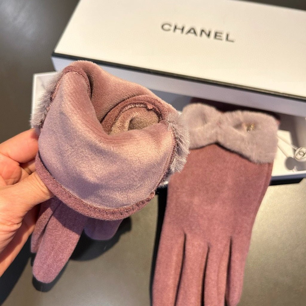 CHANEL GLOVES IN CREPE PINK WOOL WITH RABBIT FUR 456296