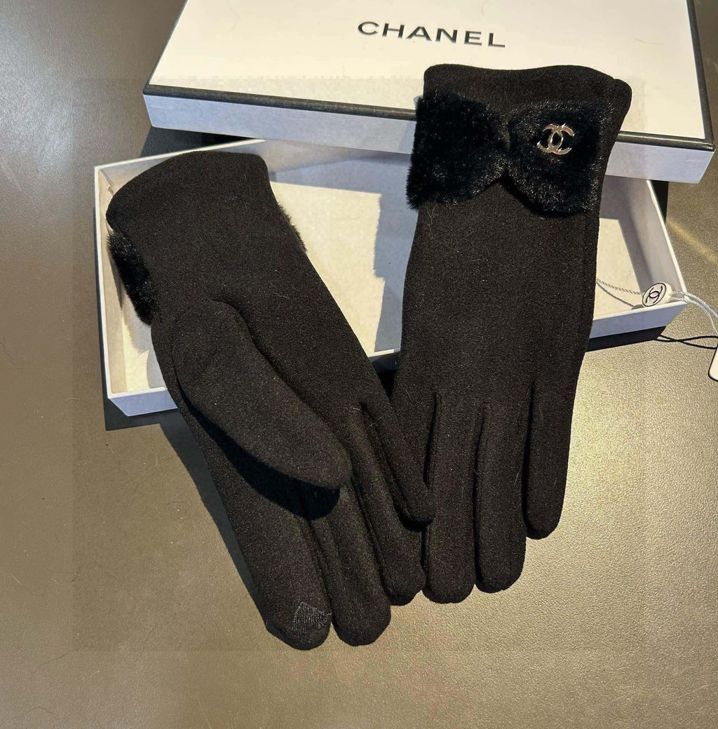 CHANEL GLOVES IN BLACK WOOL WITH RABBIT FUR 456297