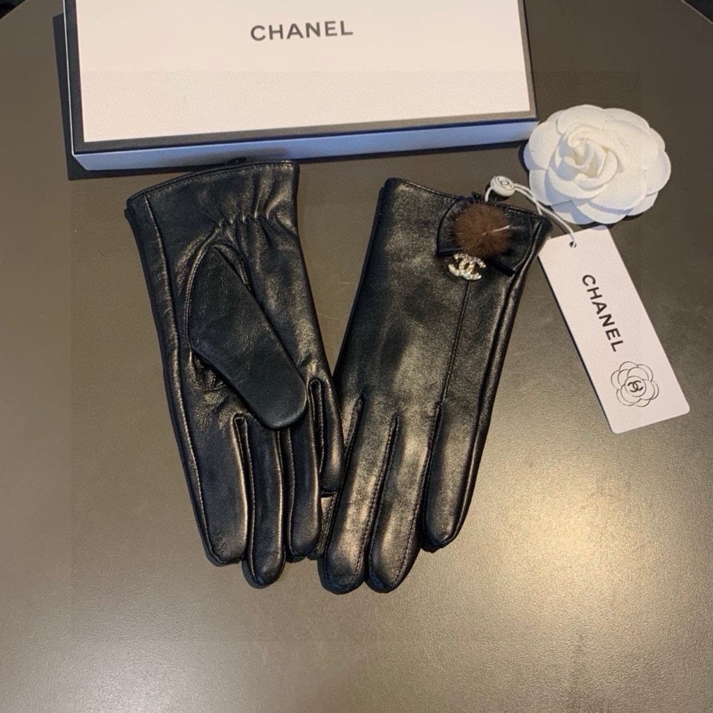 CHANEL GLOVES IN BLACK LAMBSKIN 456328
