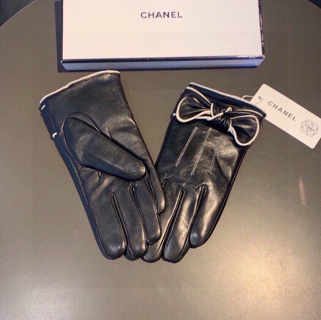 CHANEL GLOVES IN BLACK LAMBSKIN 462262