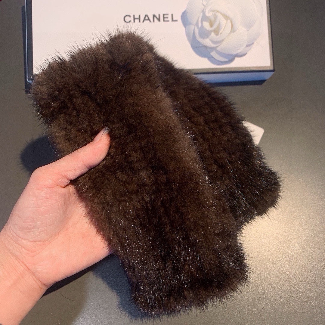CHANEL FINGERLESS GLOVES IN GINGERBREAD BROWN RABBIT FUR 462280