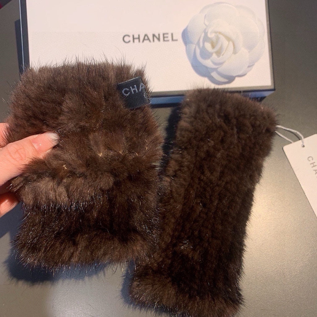 CHANEL FINGERLESS GLOVES IN GINGERBREAD BROWN RABBIT FUR 462280