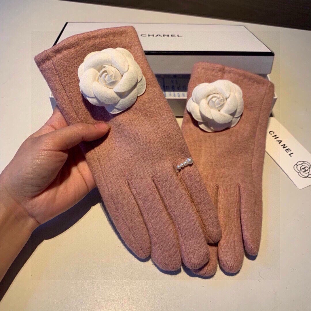 CHANEL GLOVES IN CREPE PINK WOOL WITH LARGE WHITE FLOWER 464992
