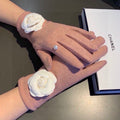 CHANEL GLOVES IN CREPE PINK WOOL WITH LARGE WHITE FLOWER 464992
