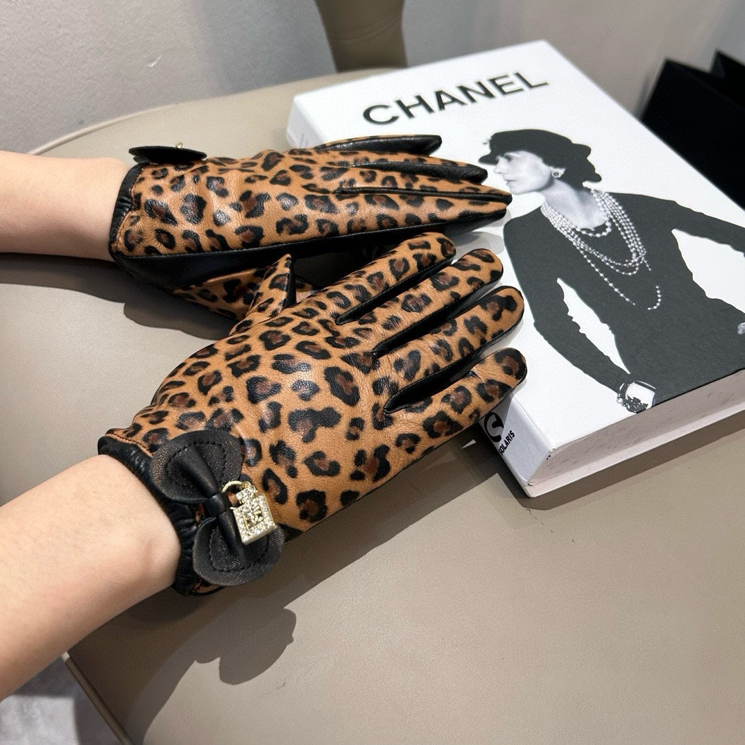 CHANEL GLOVES IN PERU BROWN MONOGRAM LAMBSKIN 465005