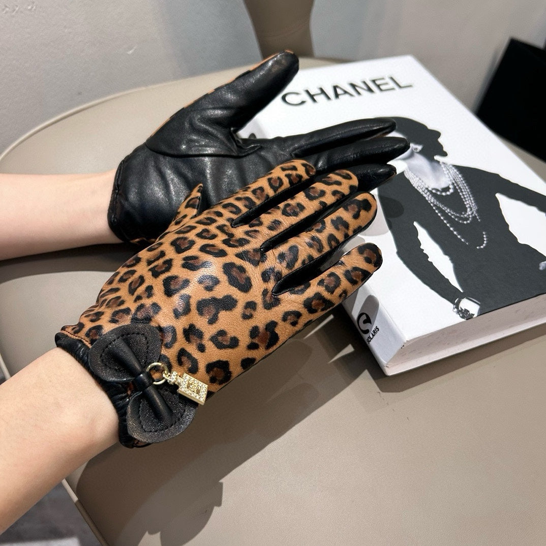 CHANEL GLOVES IN PERU BROWN MONOGRAM LAMBSKIN 465005