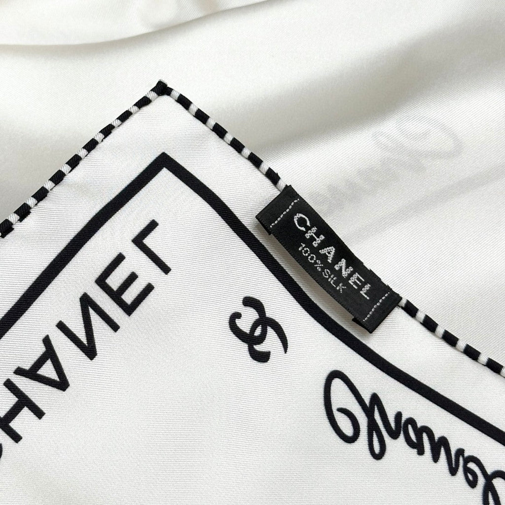 CHANEL 25S SCARF 90 IN SILK 732122