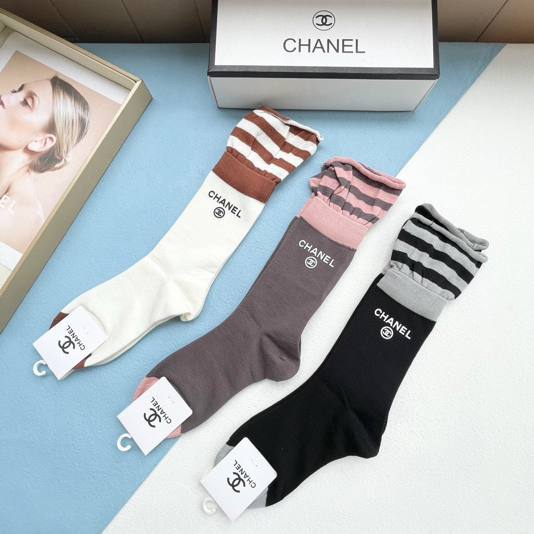 CHANEL CREW SOCKS 409473 ( 1 BOX )