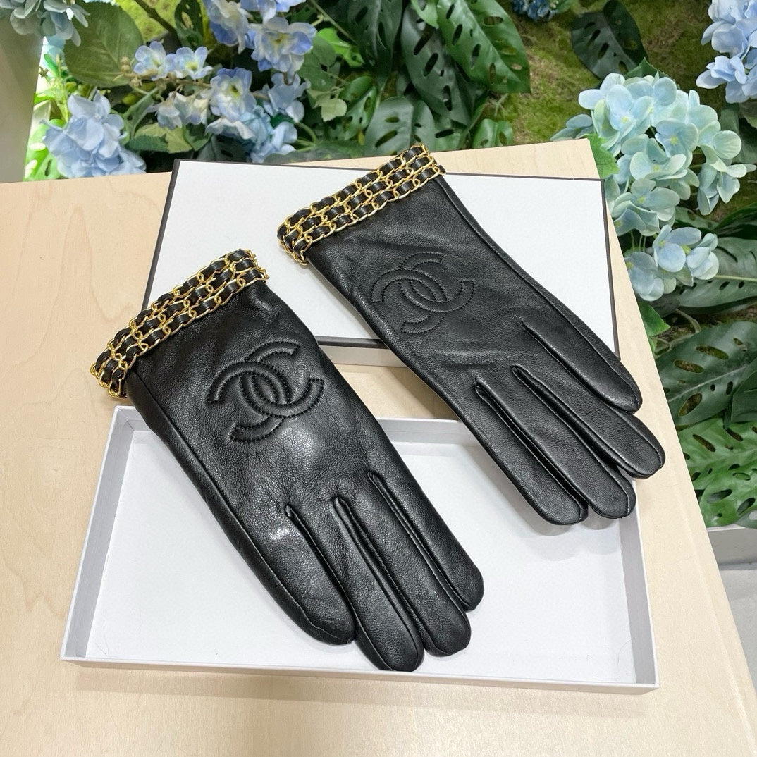 CHANEL GLOVES IN BLACK LAMBSKIN 463822