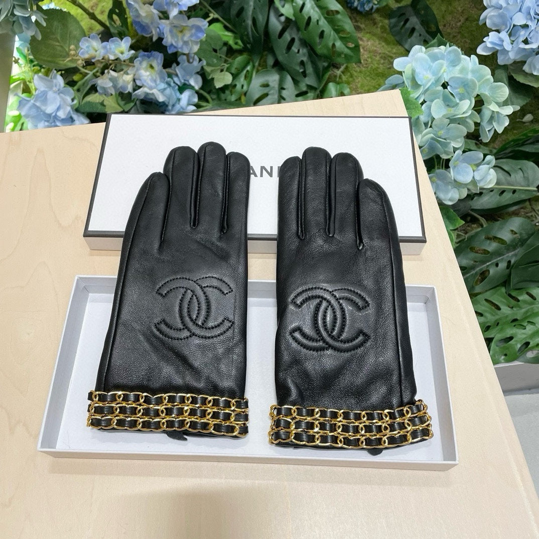 CHANEL GLOVES IN BLACK LAMBSKIN 463822