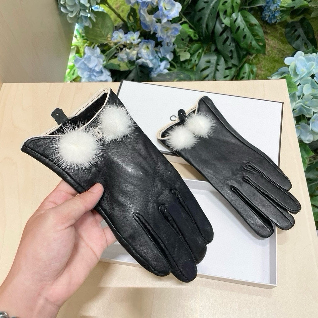CHANEL GLOVES IN BLACK LAMBSKIN WITH LAMB FUR 463823